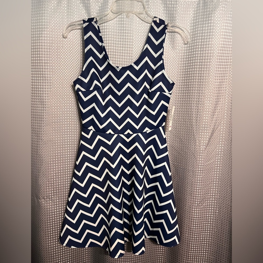 NWT 90’s Style Zig Zag Skater Tank Dress Style Mini Juniors Small